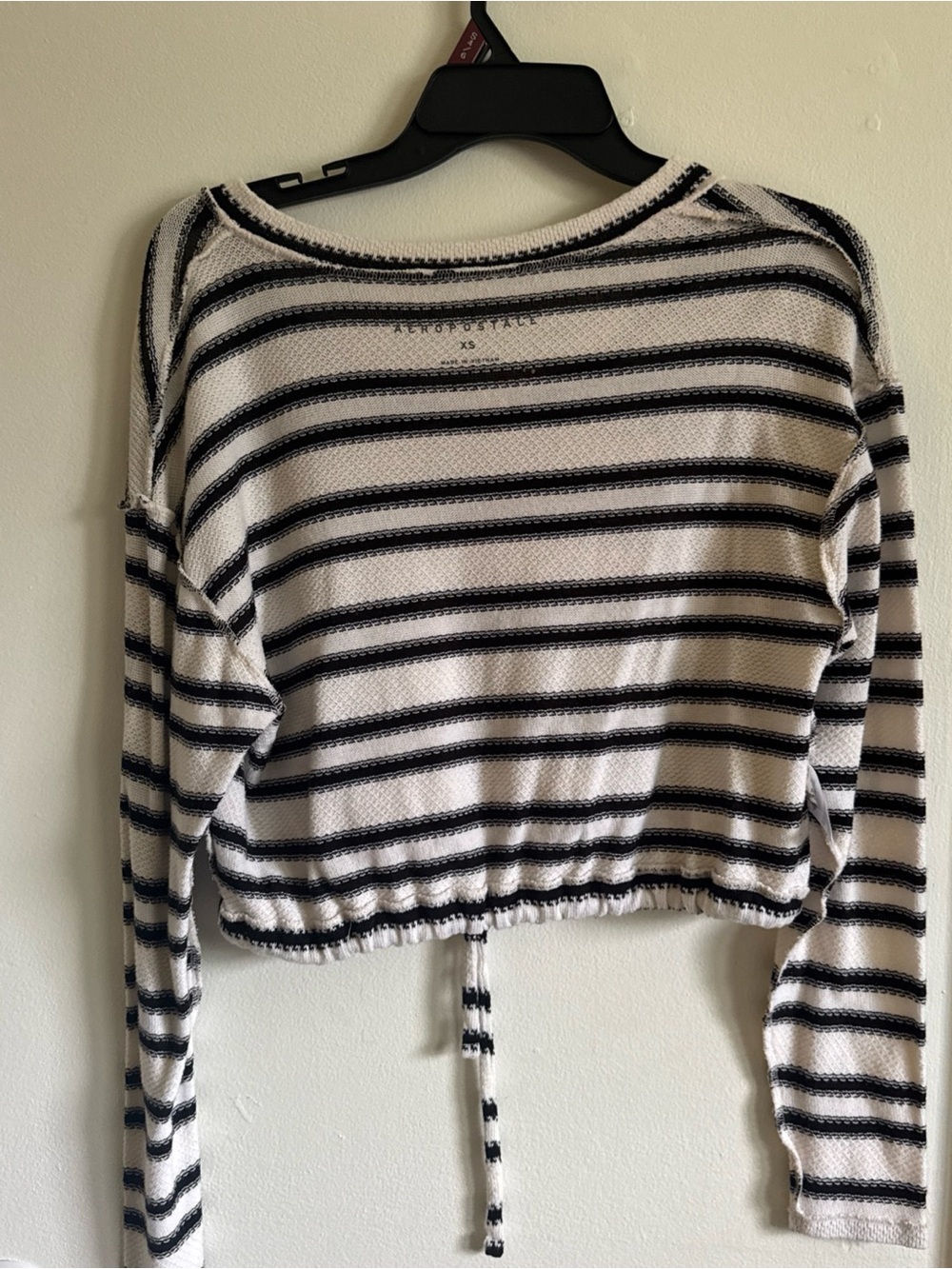 Striped V-Neck Long Sleeve Crop Top - White & Black - Picture 2 of 5
